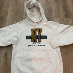Supreme Hoodie 