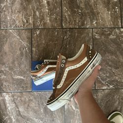 Pearlized Vans OS ‘coaco brown’ Size 11M