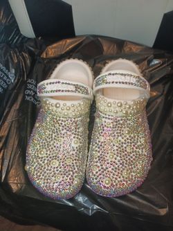 Women's Crocs all white bedazzled size 11 absolutely wonderful