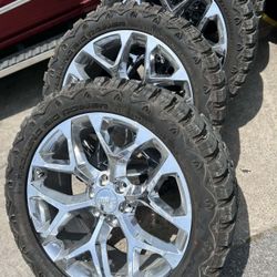 Snowflake 22s Wheels On New Mud Terrain 33s. Gmc/Chevy Center Caps Available.