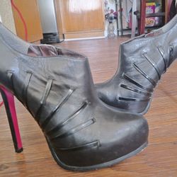 Paris HIlton Ankle High Heel Boots