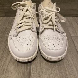 Triple White Air Jordan 1 Size 8