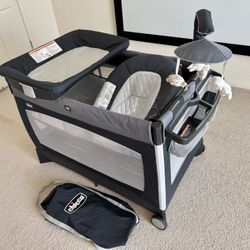 chicco portable baby playard with Bassinet & Changing Table, playpen