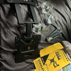 Wallmount Para TVs De 23”-A 55” Se Huso Poco Es Husado Pero Esta Bueno 