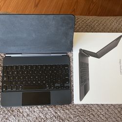 Apple iPad 11 Inch Magic Keyboard 