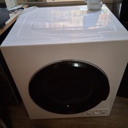 DRYER COMPACT.    BLACK & DECKER