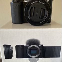 Sony - Alpha ZV-E10 Kit Mirrorless Vlog Camera with 16-50mm Lens - Black