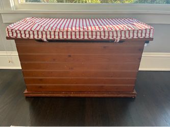 Land of Nod Toy Storage Chest/Bench