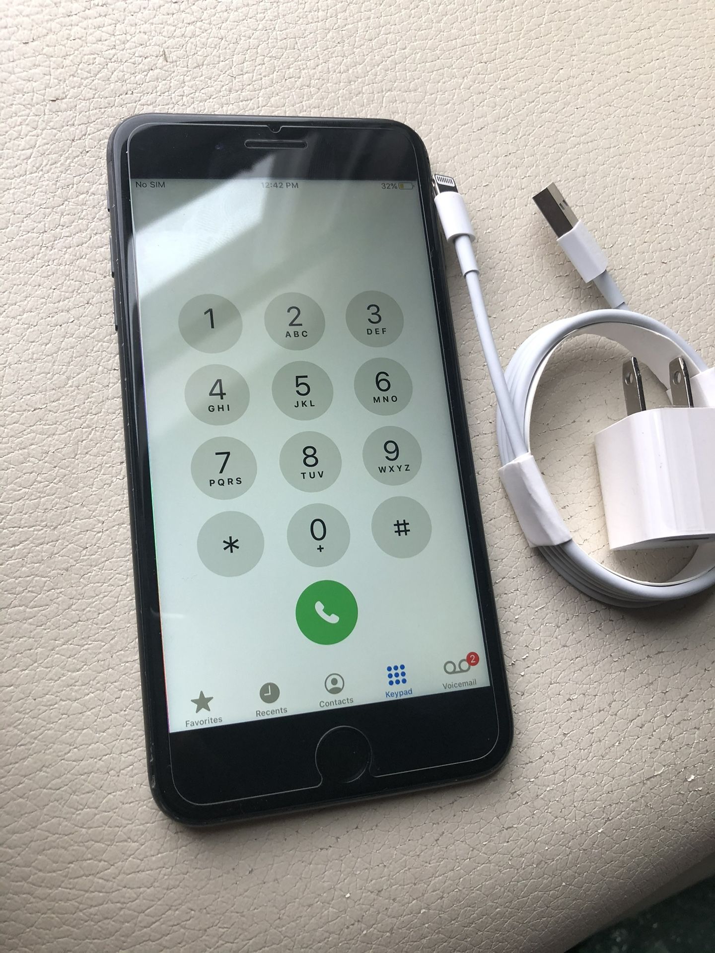 Factory unlocked apple iphone 8 plus 64 gb , store warranty