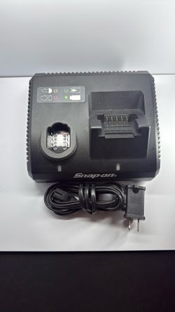 Snap-on CTC131A 14.4V / 18V Dual Bay Lithium Battery Charger