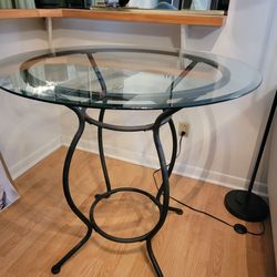 Glass table-BYBO