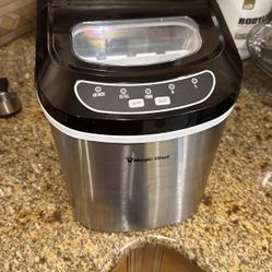 Magic Chef Ice Machine 