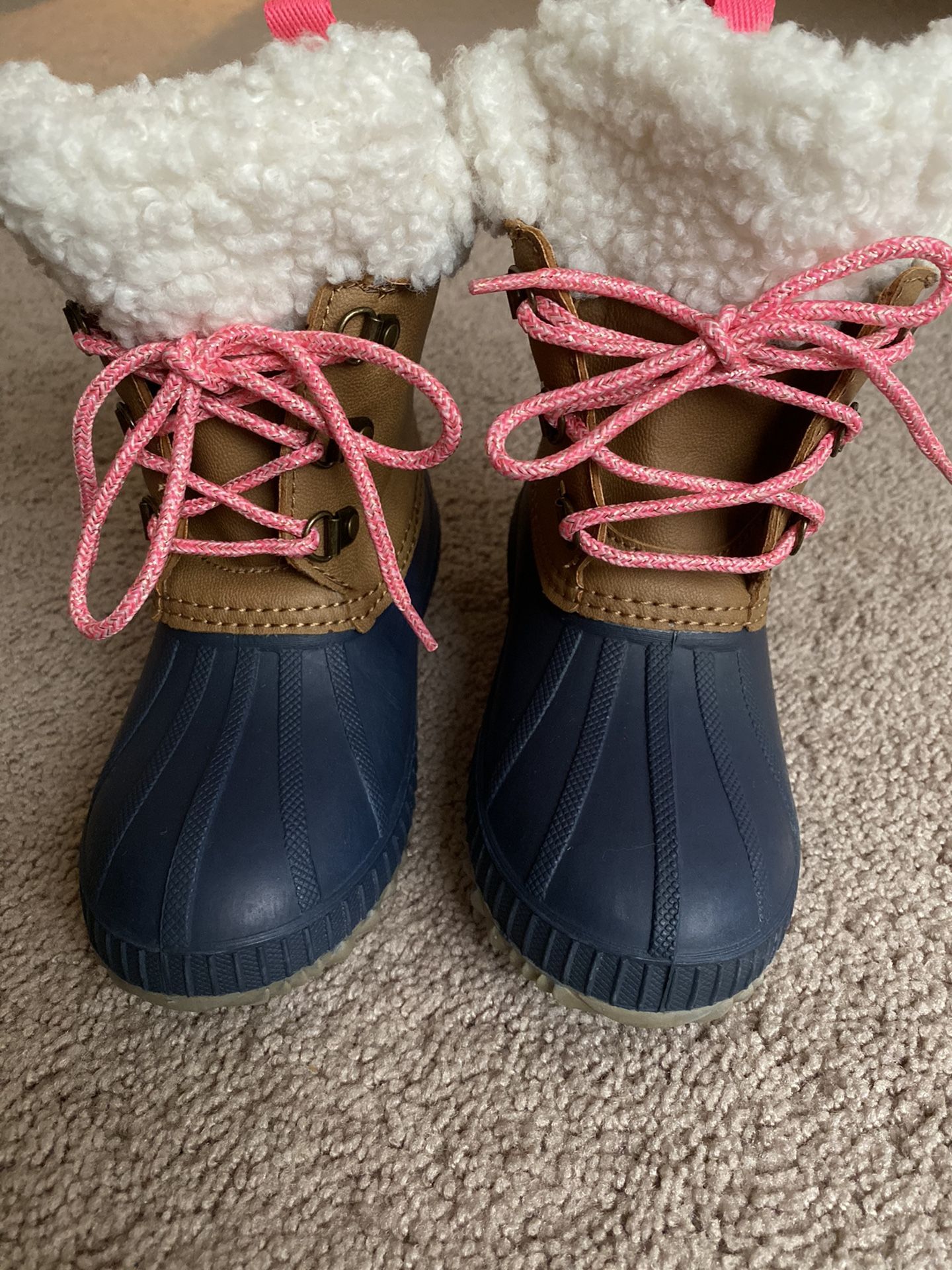 Snow boots size 10/11
