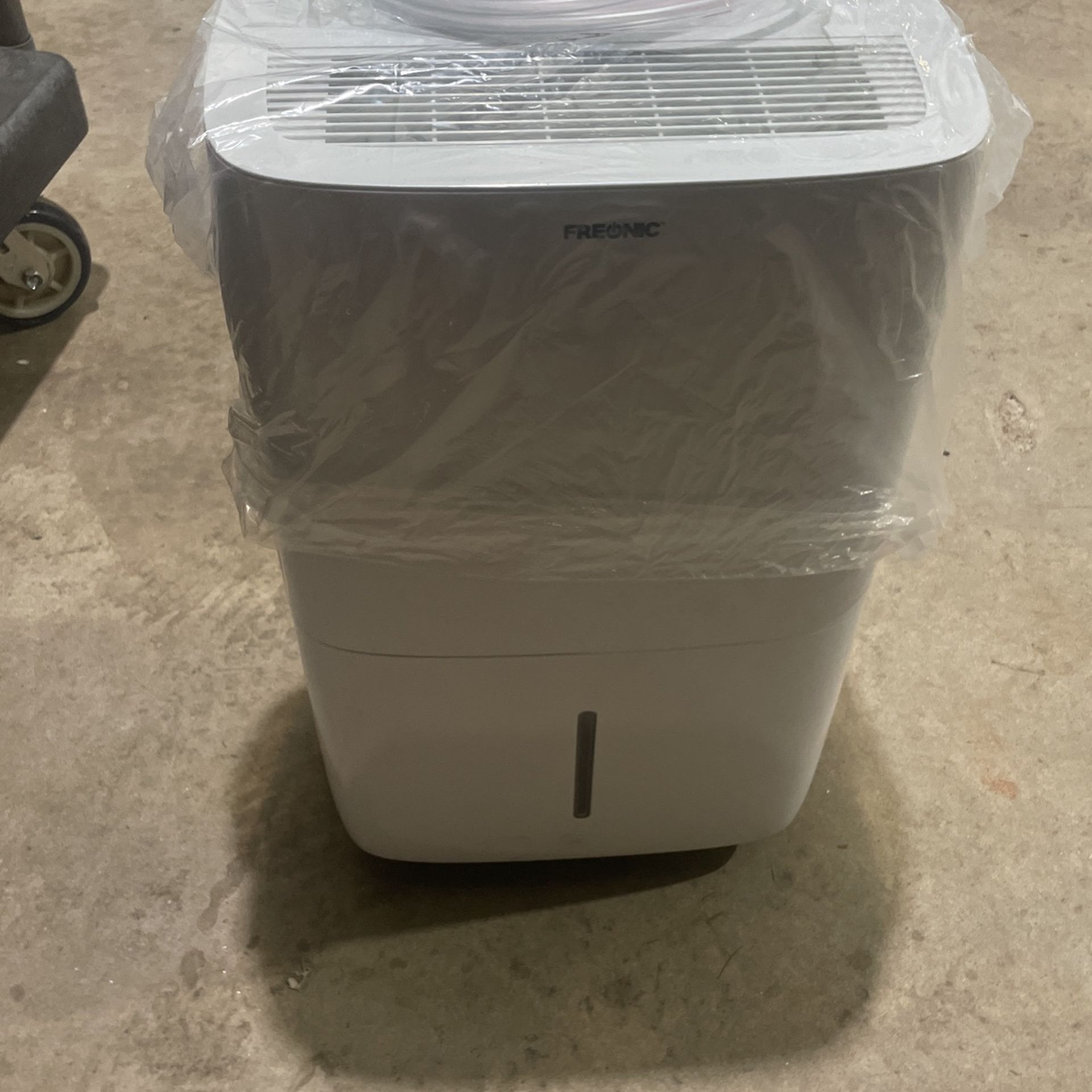 Freonic Energy Star 50 Pint Dehumidifier with Internal Pump, FHCD501PWG