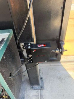 Electric gate stuck or not opening? Fast solution for motor, chain, and sensor issues
