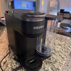 Keurig K-Brew+Chill Iced or Hot Single-Serve K Cup Coffee Maker Black: 70 oz Capacity, Electric, Uses Coffee Pods, Cold Brew, 9 Cup Capacity