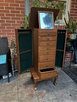 Biggest jewelry box