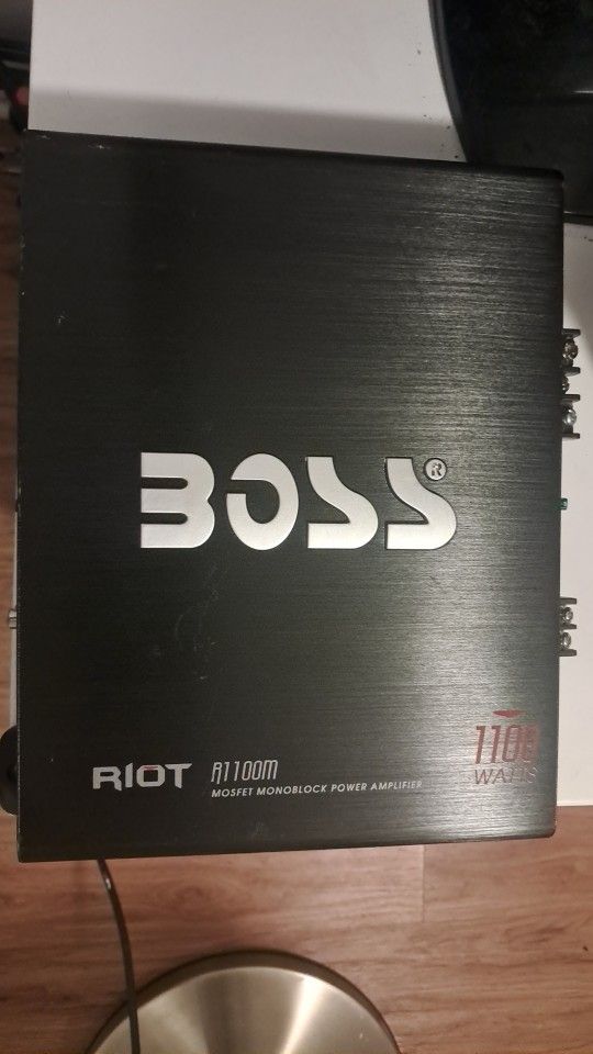 Boss Riot Monoblock Amp 1100watts