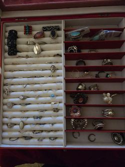 BOX OF RINGS - RED