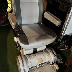  Hooverround  Wheelchair 