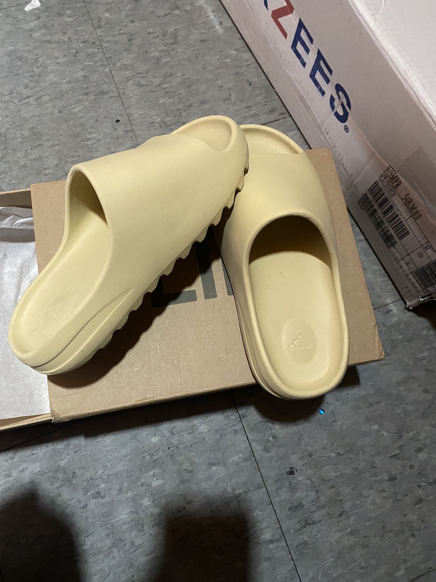 yezzy slides in the color sand Sand Foam Runner vs Bone Slide Color comparison : r/yeezys main image 2