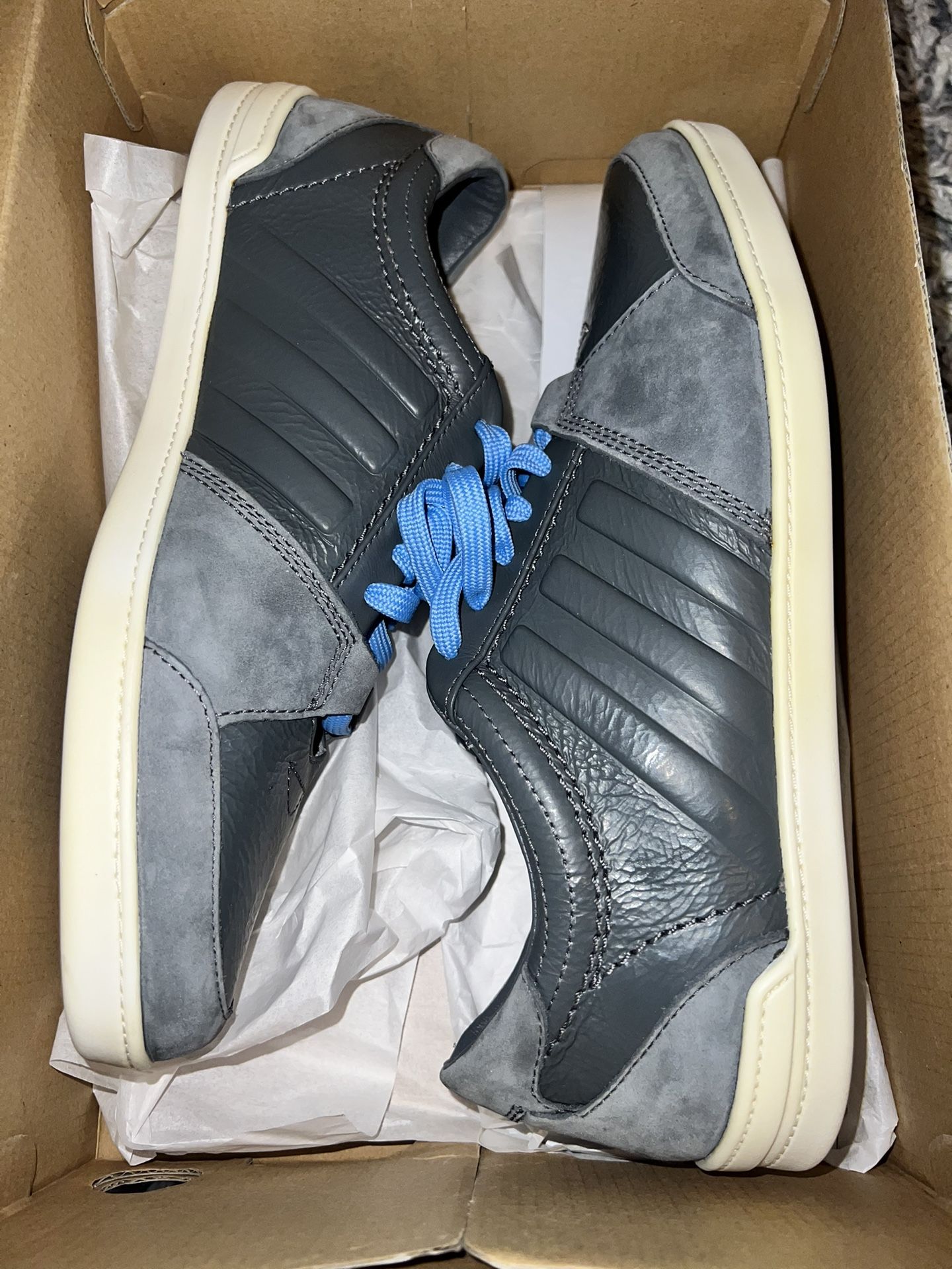 Adidas SLVR Sneakers