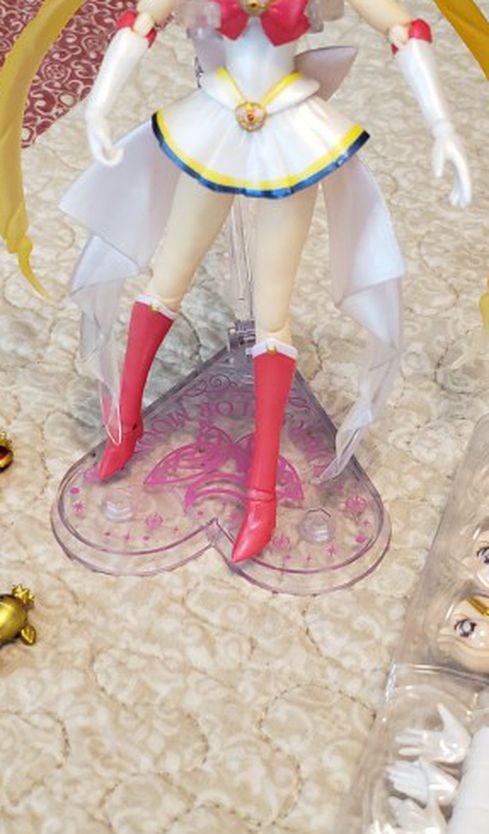 Collectible SH Figuarts Super Sailor Moon Figure 6" w/Stand & All Accessories