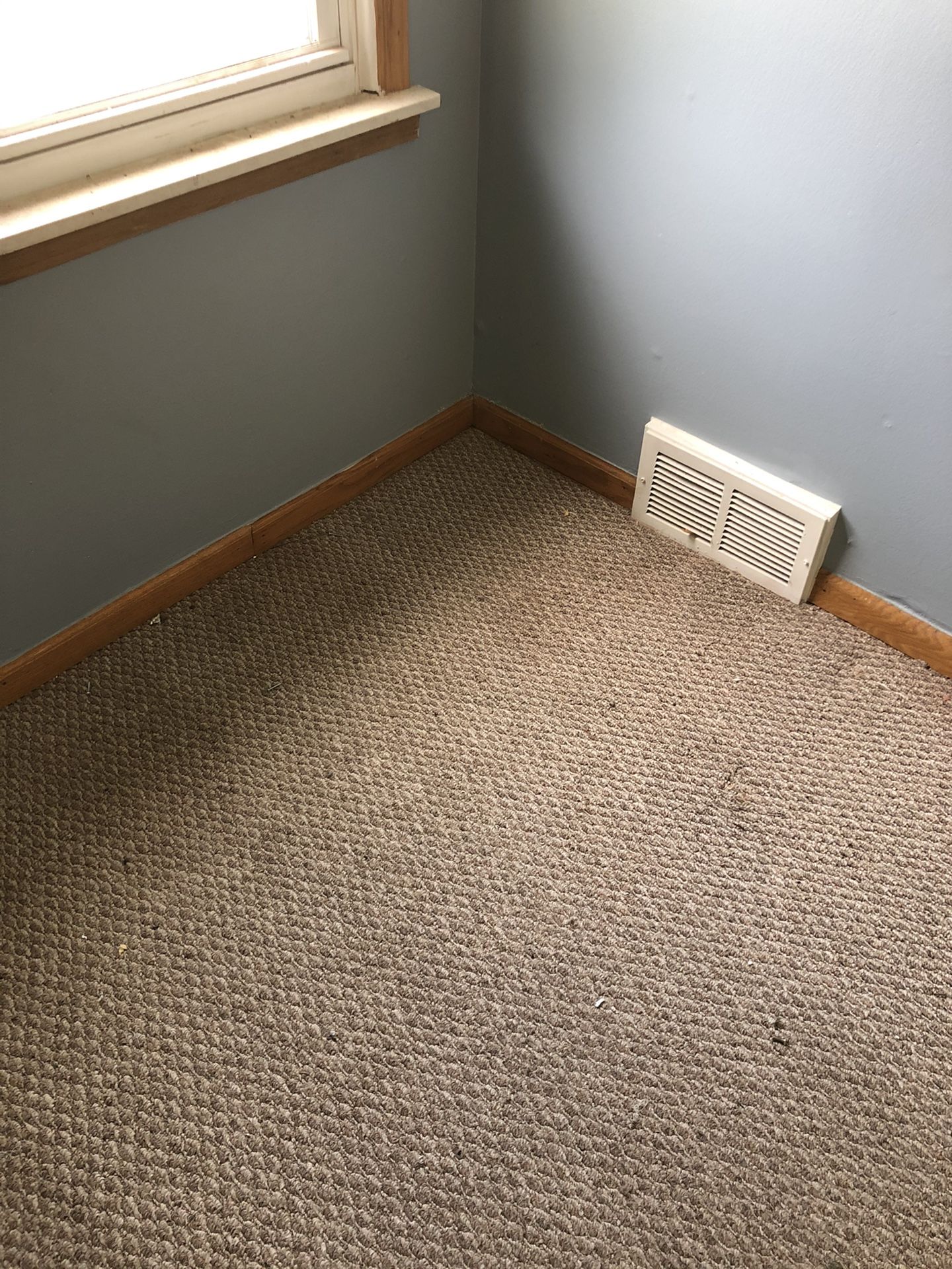 3 rooms of used carpet and pad