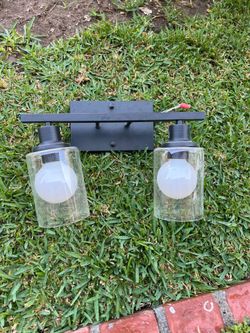 Free bathroom light fixture