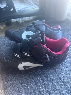 Peloton Shoes with Clips Size 40 (Men’s 7, Women’s 9)