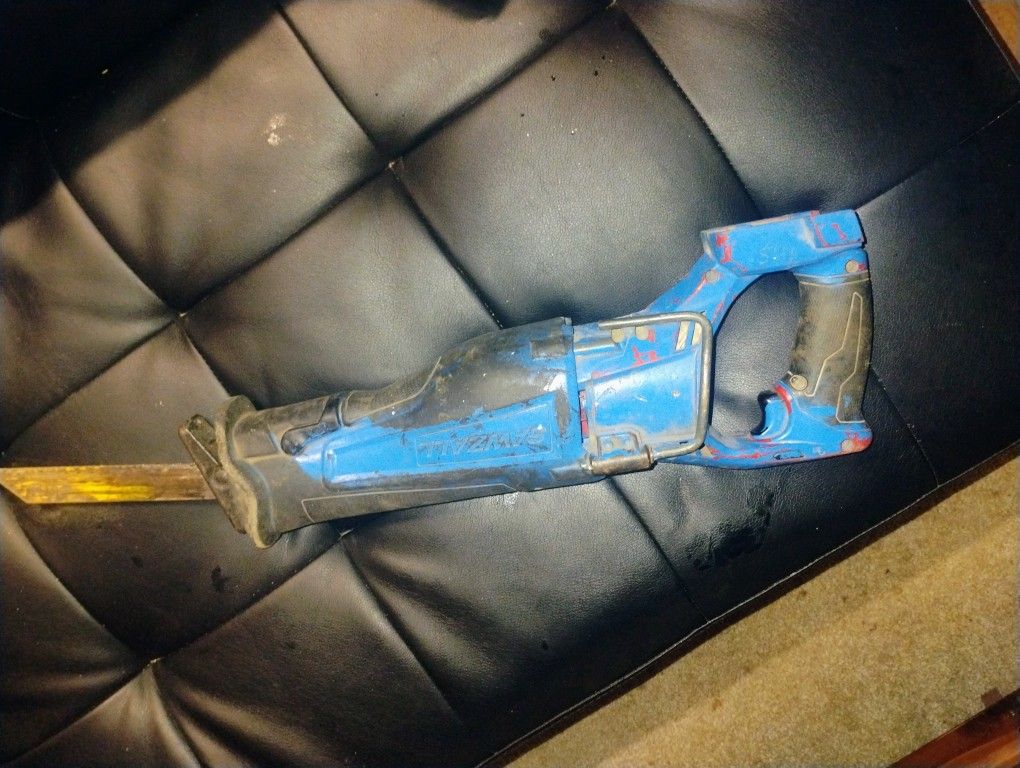 Milwaukee Fuel Saw Zall