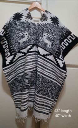 Vintage Southwestern / Mexican Geometric Woven Fringe Poncho