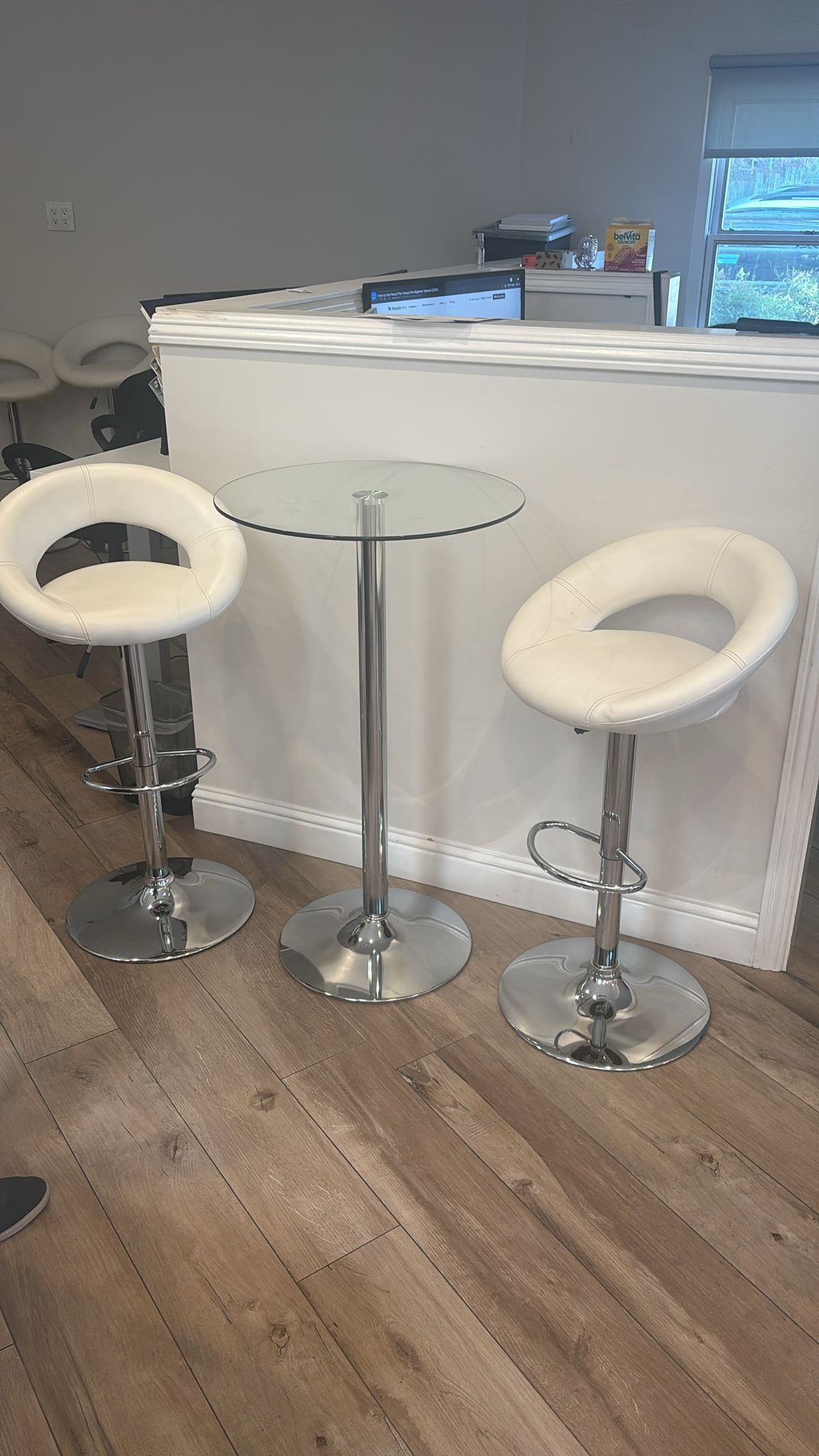 High Adjustable Stools And 1 Cocktail Table $35 Each