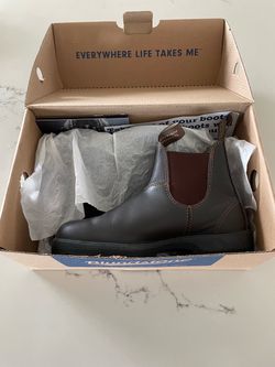 Blundstone 550 Size: Men 7.5 Women 9.5