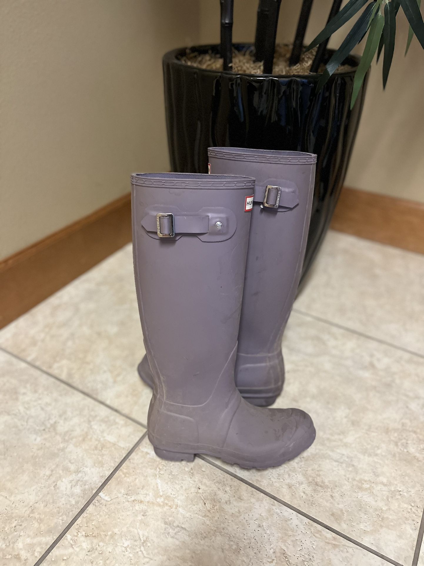 Women’s lilac hunter boots