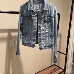 DENIM JACKET SIZE MEDIUM 