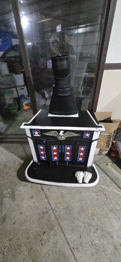 Cast Iron Franklin Stove - Model 98