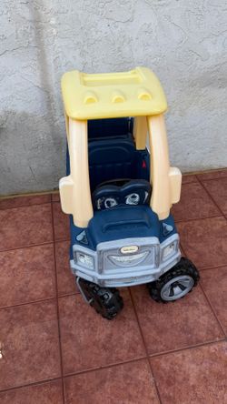 Toy car