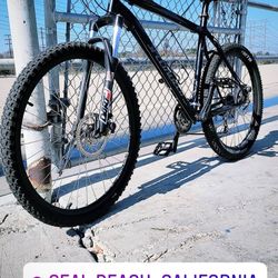 Specialized Mountain Bike Large 