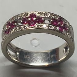 Stunning 14k White Gold Diamond & Red Topaz Ring 4.2. grams