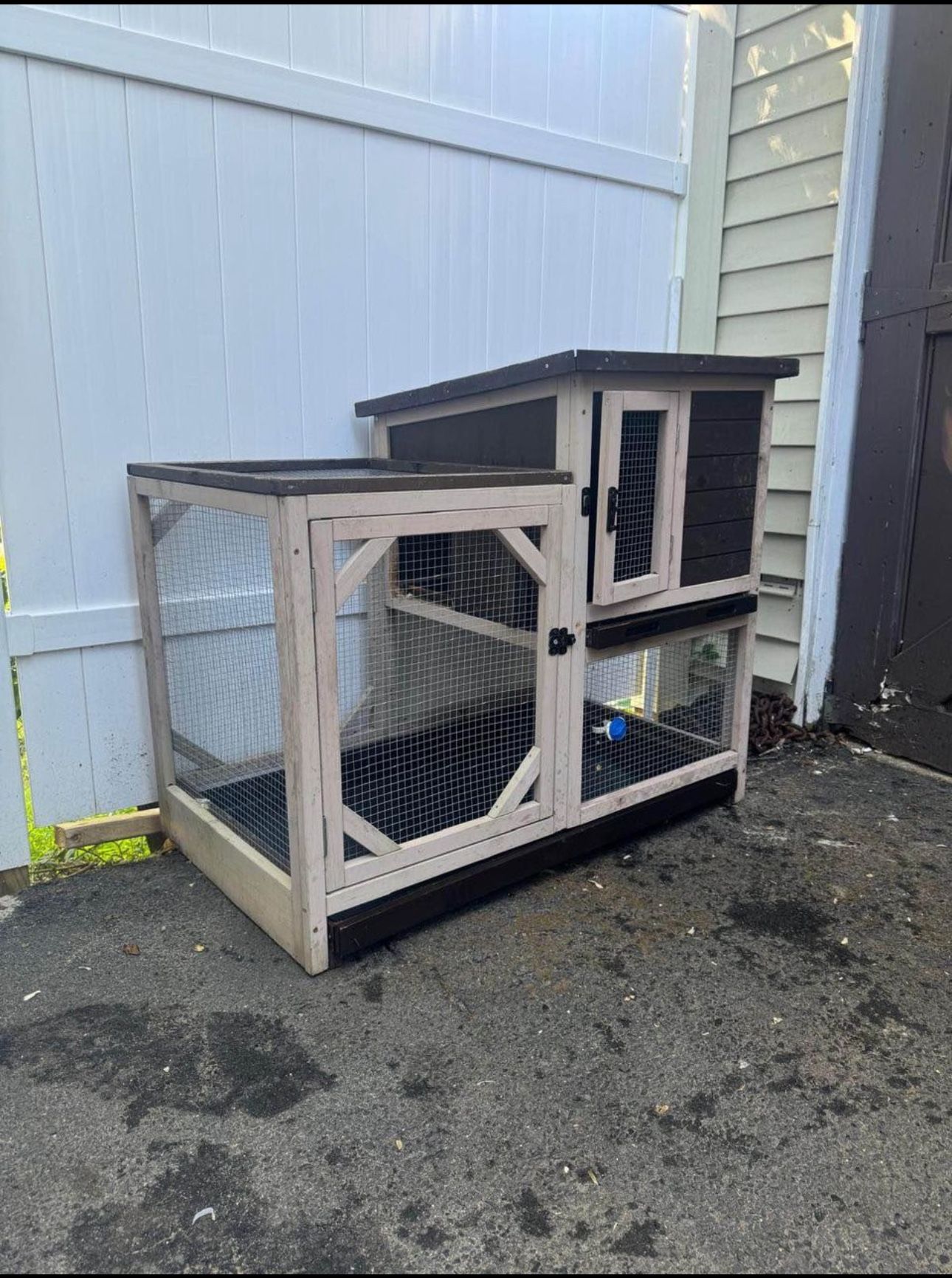 Cage Like New