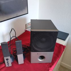  Speakers In Speaker In Very Good Condition 