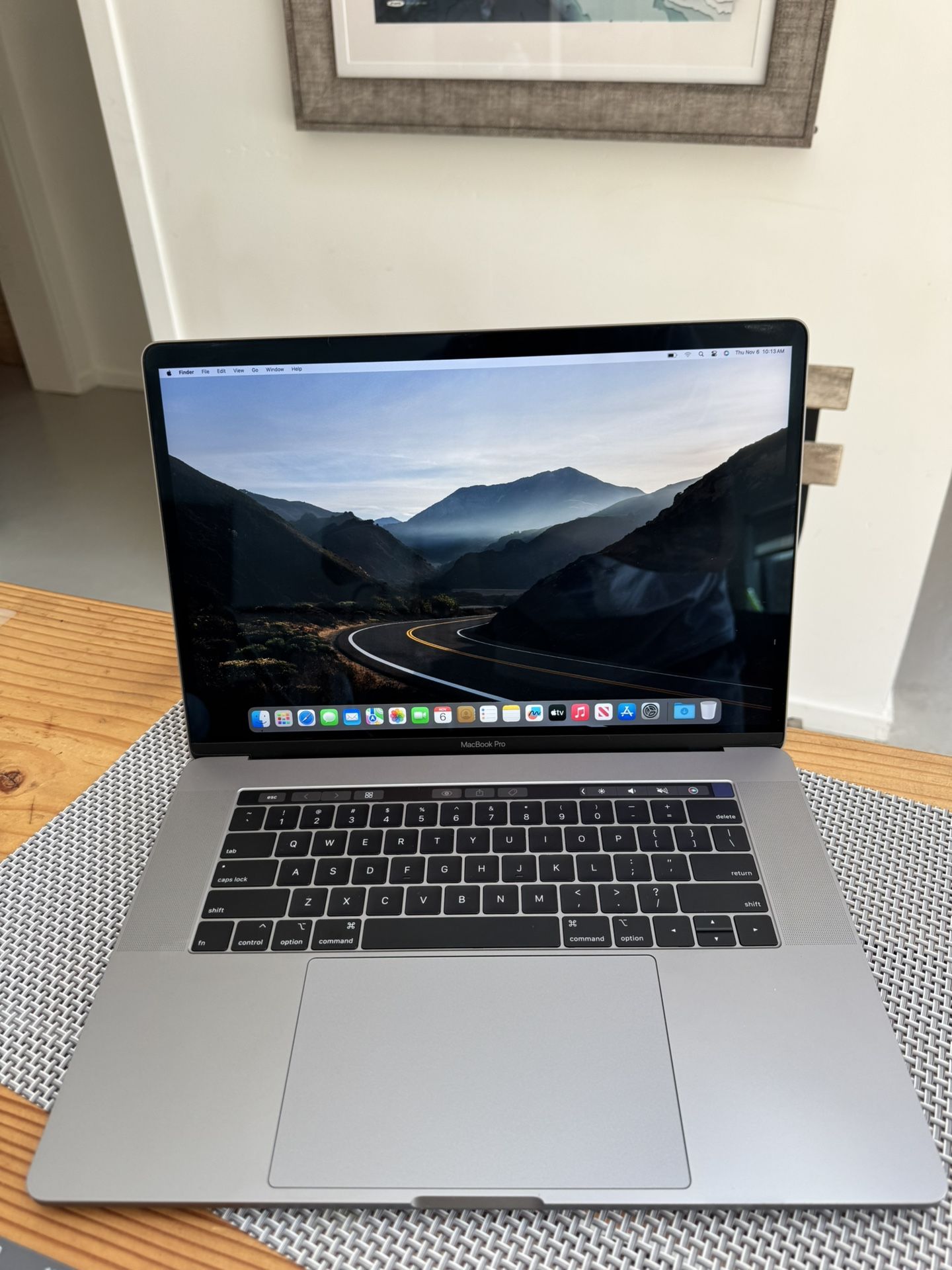2019 15” MacBook Pro Intel i9 16 GB ram 516GB Storage