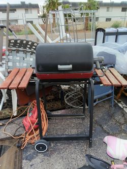 MECO Charcoal Grill with Side Tables