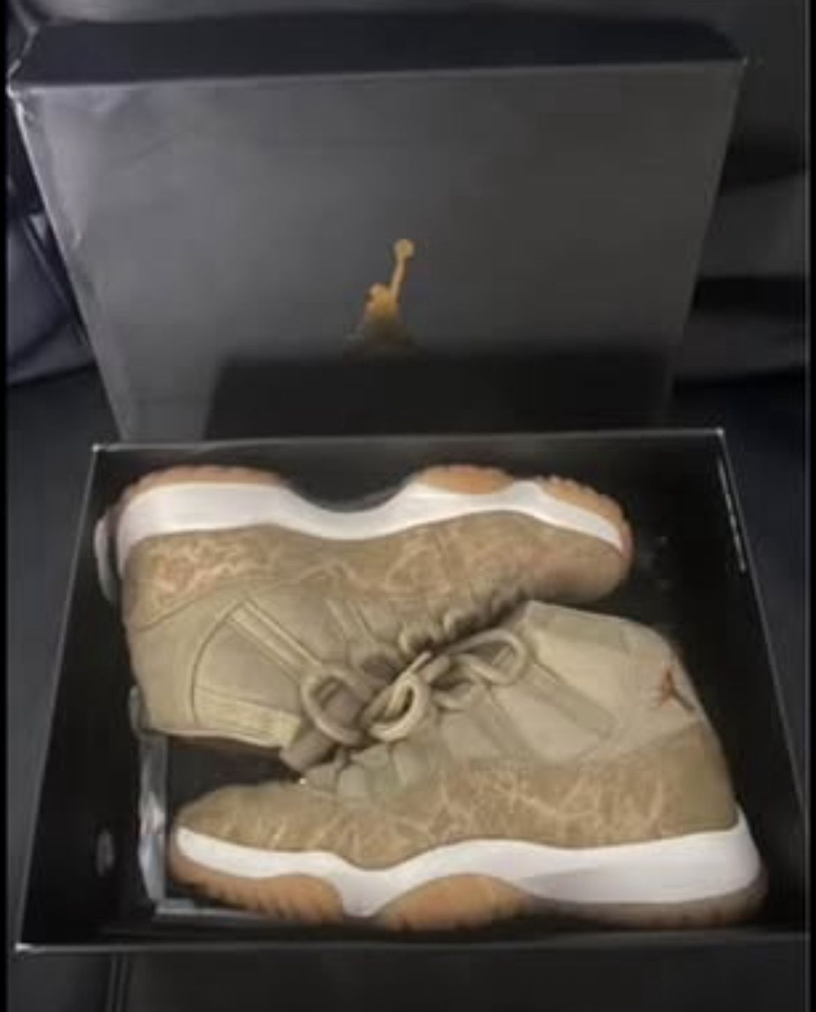 WOMEN’S JORDAN RETRO 11 NEUTRAL OLIVE Size 6