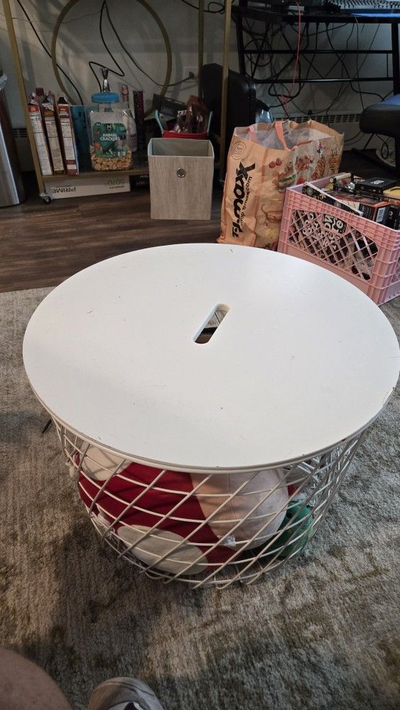 Basket / Table