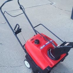  Honda HS520 4 Stroke 20 Inch Power House  Snow Blower 