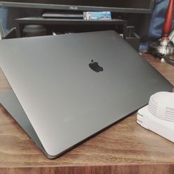 16in Apple MacBook Pro, Core i9, 1TB, 32gb Ram, 4K Retina, Radeon Pro, Newest MacOS