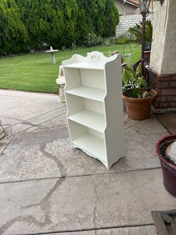 Adorable VINTAGE bookcase/ shelf 43x24x11