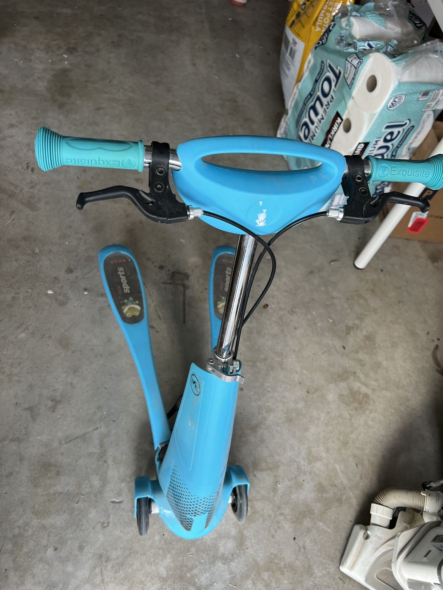 Kids Scissor Scooter, Folding 3 Wheel Tri Drifter Scooter with Adjustable Handlebars
